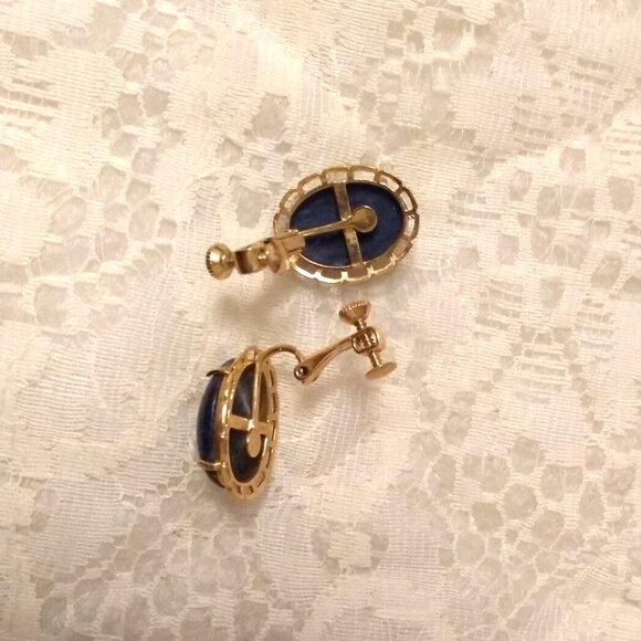 Vintage Gold Tone Oval Blue Stud Earrings Non-Pierced Screw Clip Earrings - Picture 9 of 9